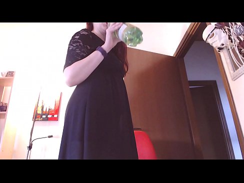 ❤️ スケベで甘美なパンティが大好きな従順な奴隷が、この動画を見てオナニーを強要される! ファッキングビデオ ❌️❤